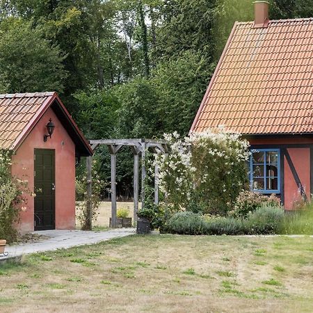Villa Hasselbacken Garsnas Exterior photo
